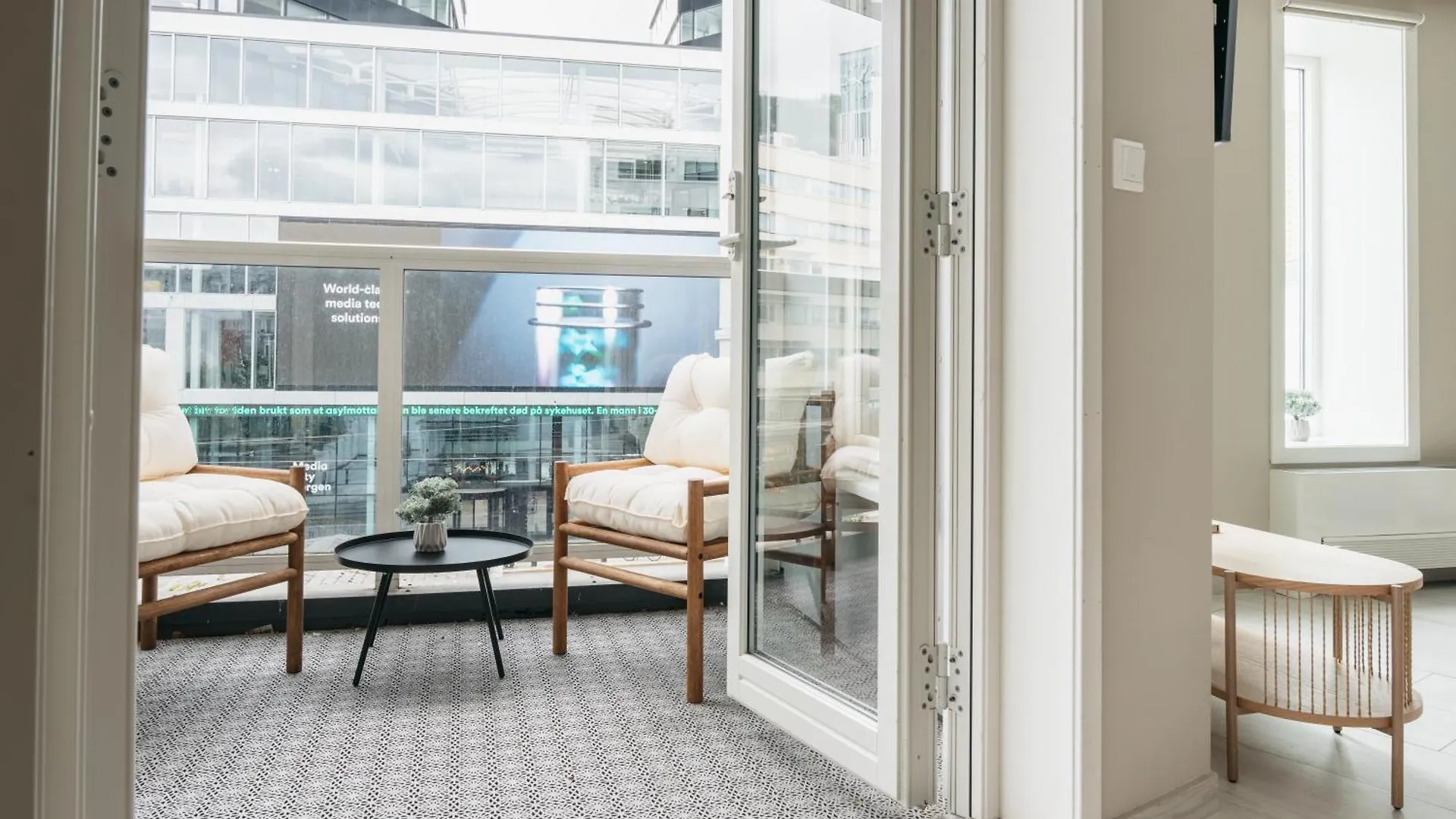 Stay L Urban - Spacious Apartment With Private Terrace 베르겐 0*,