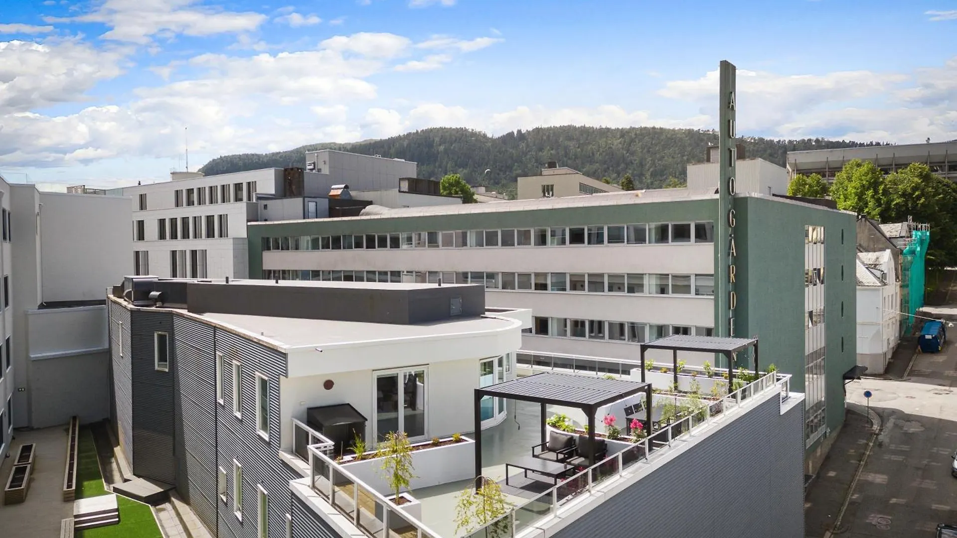 Stay L Urban - Spacious Apartment With Private Terrace Bergen