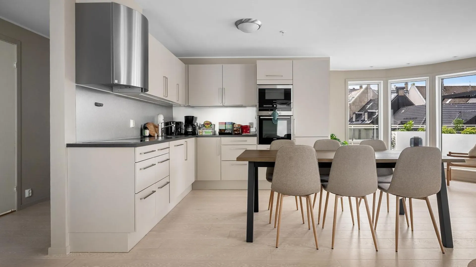 Stay L Urban - Spacious Apartment With Private Terrace 베르겐 0*,