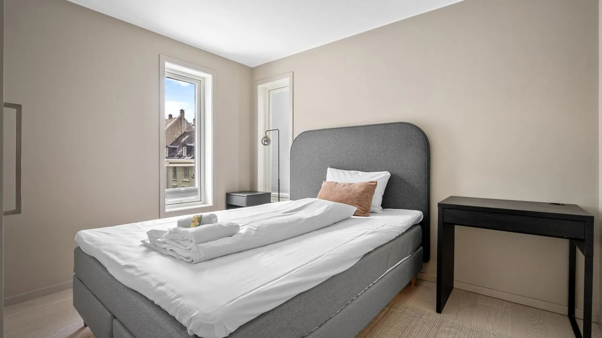 Stay L Urban - Spacious Apartment With Private Terrace 베르겐