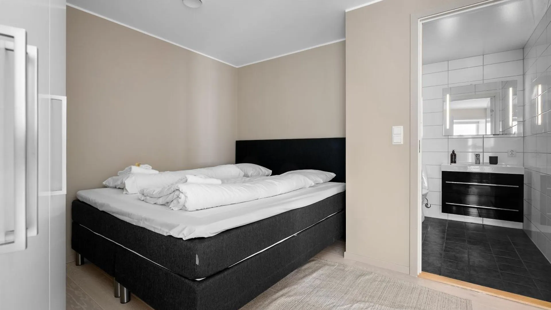 Stay L Urban - Spacious Apartment With Private Terrace 베르겐