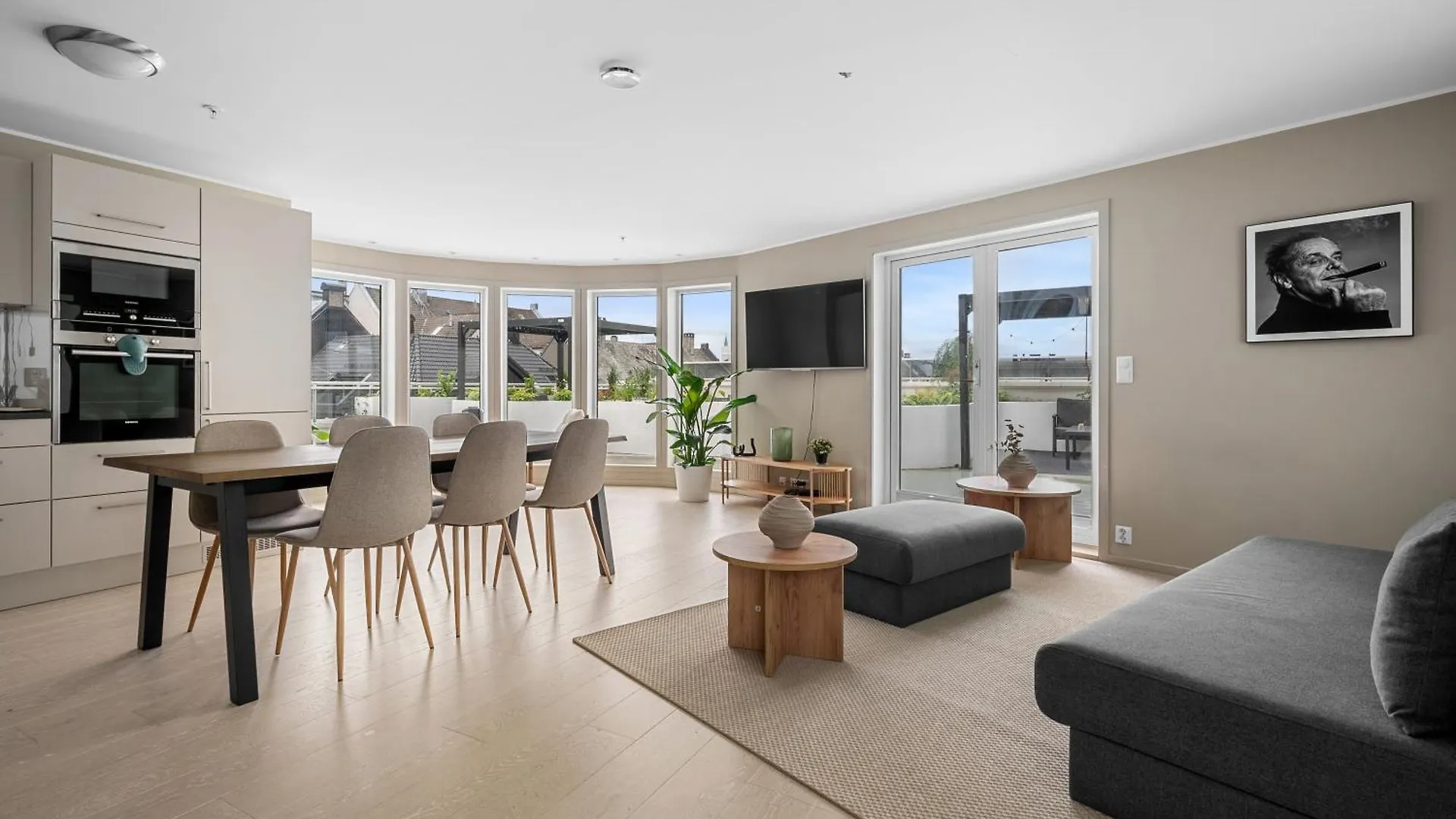Stay L Urban - Spacious Apartment With Private Terrace contacts